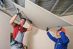 10 Étapes à suivre pour poser un plafond correctement à Saint-Eugene